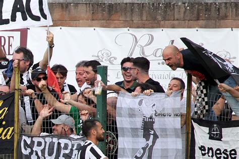 Foto Tifo Di Terranuova Traiana Siena A Cura Di Nicola Natili Siena