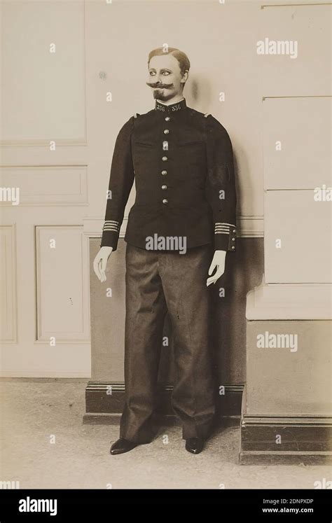 Historical military uniform uniforms hi-res stock photography and ...