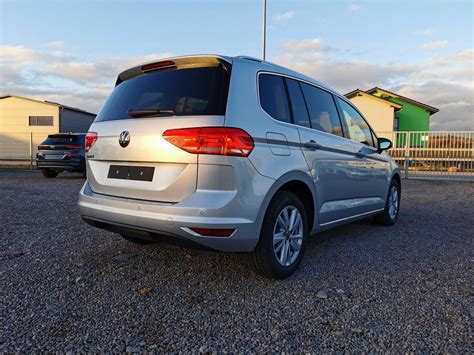 Volkswagen Touran Highline Evo Tsi Ps Dsg Sitze Ahk Navi Shz