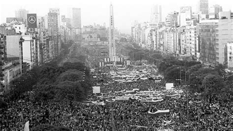 Historia Argentina En Imágenes 1983 El Retorno A La Democracia