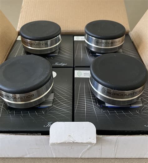 X Isoacoustics Orea Indigo Feet Hi Fi And Cinema Cables Accessories