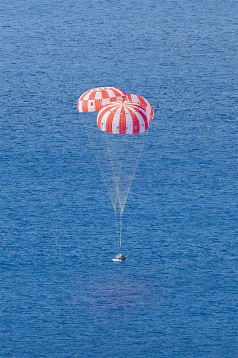 Nasa新型宇宙船オリオンが無人飛行試験を終えて地球に帰還 アルテミス1ミッション完了