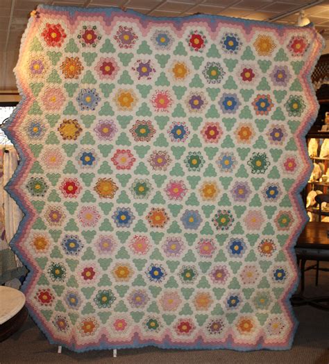 Bargain John S Antiques Antique Variation Of Grandmothers Flower Garden Pattern Quilt 1930 S