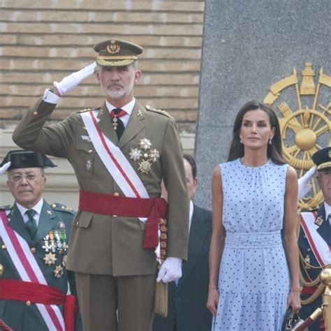 Los Reyes Felipe Y Letizia En La Jura De Bandera De La Princesa Leonor La Familia Real