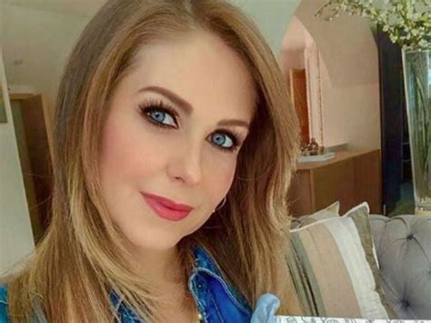 Ingrid Martz Ya Tiene Seis Meses De Embarazo Y Luci Su Enorme Pancita En Bikini