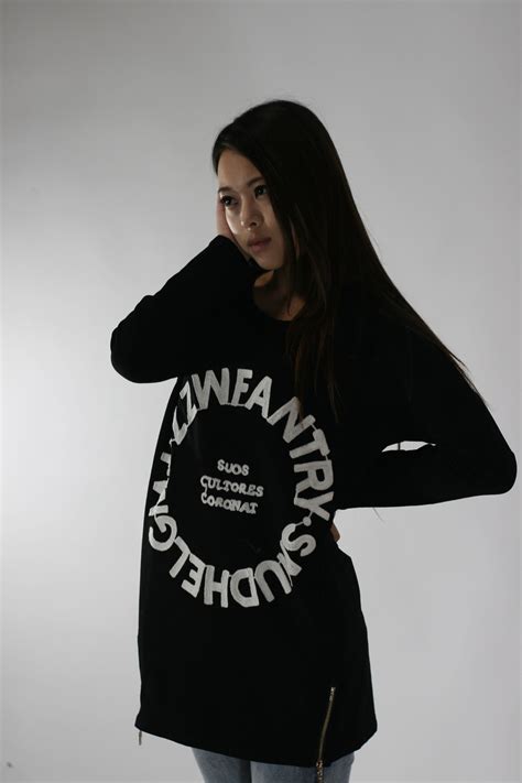 Hit x Hot 国模美君大尺度人体私拍套图 Page