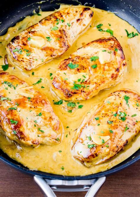 Easy Low Carb Creamy Garlic Chicken Recipe - Delicious Little Bites