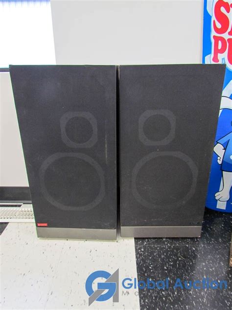 2 Sanyo Floor Speakers