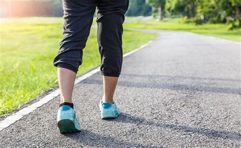 Cómo Una Mujer Puede Caminar Correctamente Y Con Elegancia