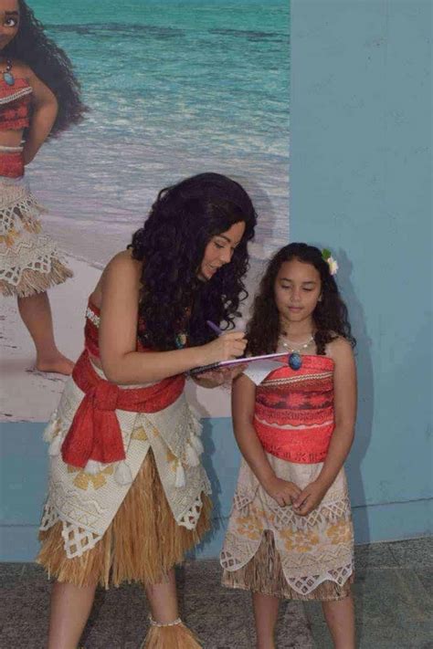 Meeting Moana At Disneyland Paris Vaiana · The Inspiration Edit