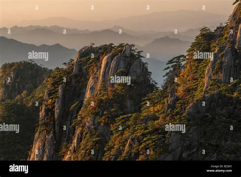 Huangshan Mountains Anhui Province Hi Res Stock Photography And Images