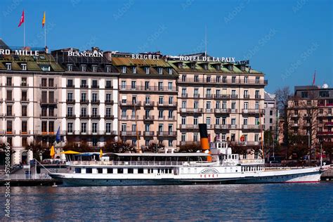 Foto De Facades Of Luxury Hotels Quai Du Mont Blanc Along Lake Geneva