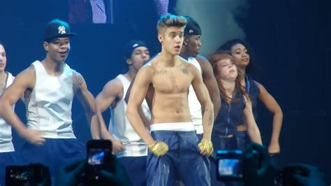 Justin Bieber Boyfriend Sportpaleis Antwerp Belgium Believe Tour Hd 11 April Shirtless