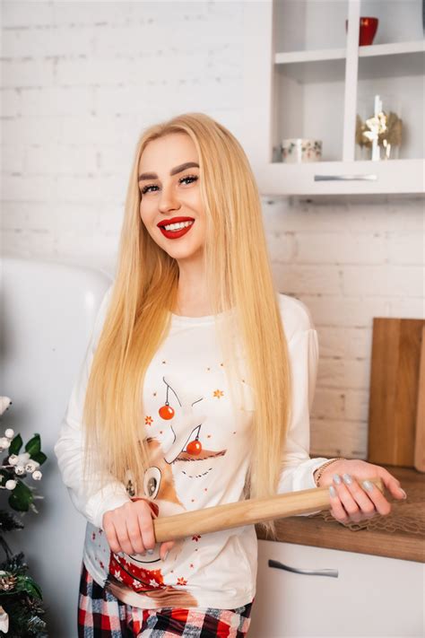 Wonderful Polina Y O From Vinnitsa With Blonde Hair ID LadaDate