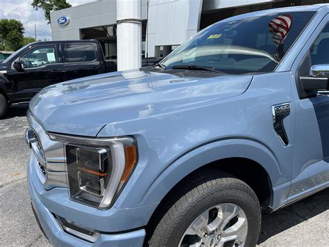 2024 Ford Maverick Lariat Hybrid - Julia Ainsley