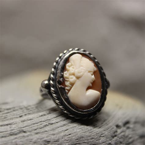 Vintage Victorian Cameo Ring 4.7 Grams Size 6 Sterling Silver Shell Spinney Cameo Ring Silver ...