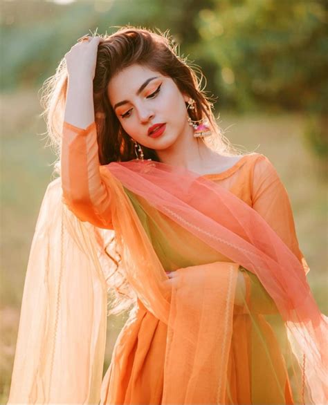 Pakistani Girl Dananeer Mobeen Aka Pawri Ho Rahi Hai Star Is Stunning