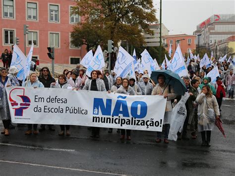 Milhares De Professores Na Manifesta O Dos Trabalhadores Da