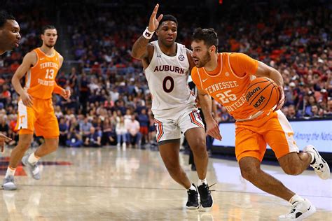 #12 Tennessee Vols Basketball falls at Auburn, 79-70 - Clarksville ...