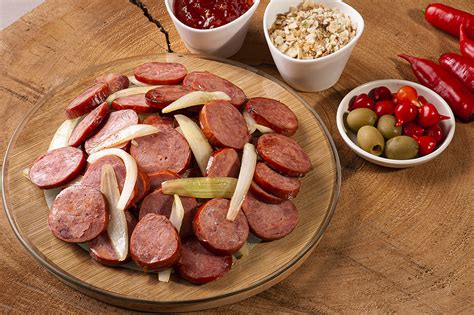 Linguiça de pepperoni cebola Aperitivos muito comuns em bares