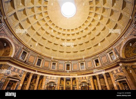 wide view   famous pantheons dome rome italy stock photo alamy