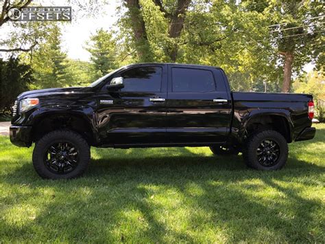 2016 Toyota Tundra Fuel Sledge Rough Country Custom Offsets