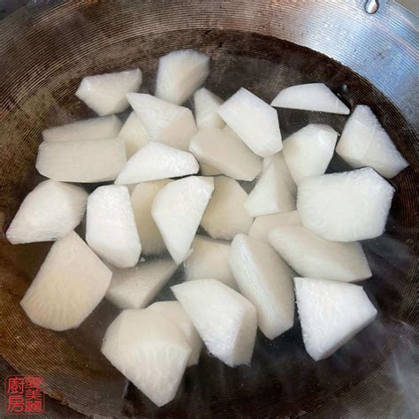 Beef Brisket in Clear Broth 清湯牛腩 - Auntie Emily's Kitchen