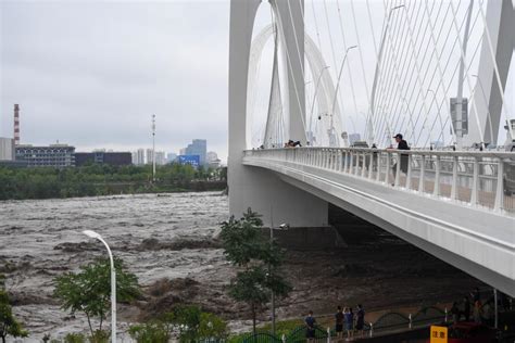 直击北京强降雨：房山和门头沟部分地区通讯信号中断 新华网