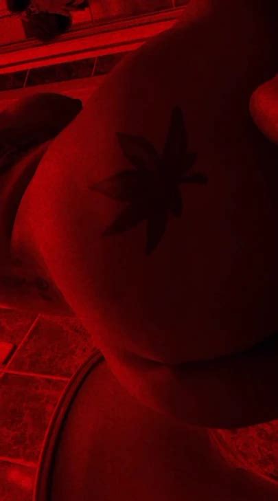 Kostenlose Riding Her Dildo Porno Videos Von XHamster