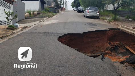 Tubula O Da Sabesp Se Rompe E Engole Rua Nos Portais Em Cajamar