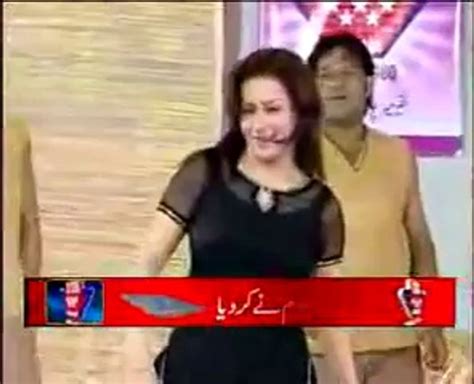 Wey Gujjara Wey Nargis Mujra Hot Pakistani Stage Show Dance Video