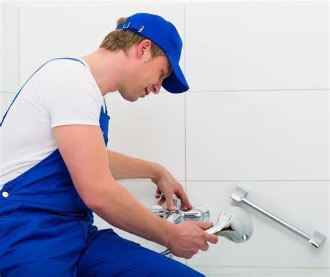 How To Fix A Bathtub Faucet Leaking Hot Water