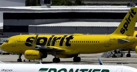 Spirit Airlines Shareholders Weigh Merger With Frontier As Jetblue Pitches Rival Offer Cbs News