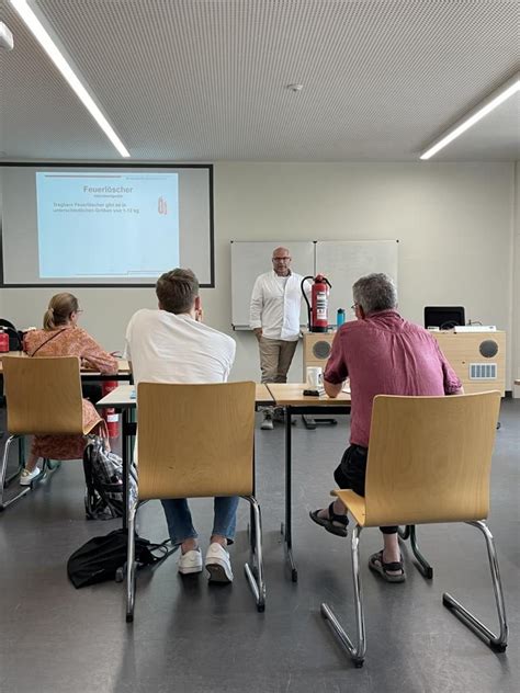 BrandschutzhelferInnen Seminar An Den BBS Cora Berliner BBS Cora Berliner