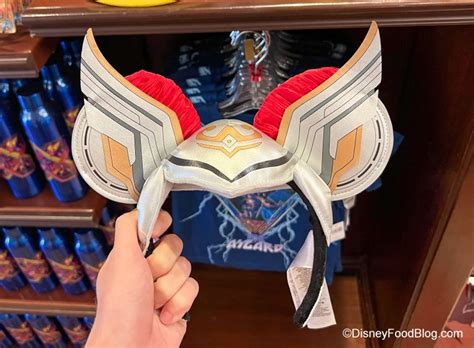 What S New At Disneyland A Hot Cheeto Pretzel Designer Bags And A Shiny Popcorn Bucket The