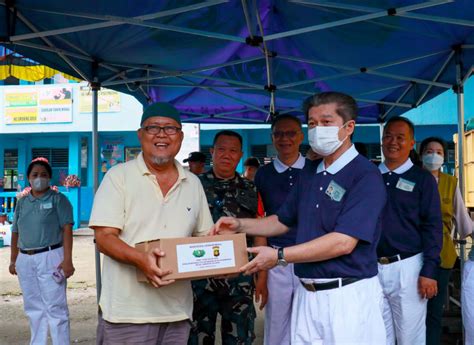 Tzu Chi Bagikan Paket Sembako Cinta Kasih Di Kelurahan 13 Ilir Dan 14