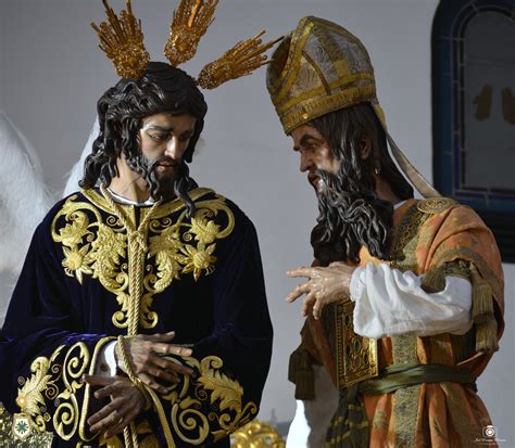 Nuestro Padre Jesús en Su Soberano Poder en su paso de misterio