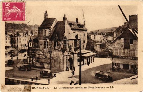 Honfleur La Lieutenance anciennes Fortifications France à Honfleur