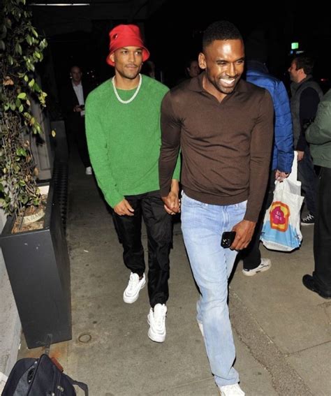 pinterest ʙᴏʀɴꜱᴛᴜɴɴᴀꜰʟᴏᴡ Black love couples Black gay Cute black