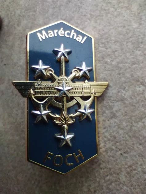 MÉDAILLE MILITAIRE INSIGNE 16 promotion école de guerre maréchal FOCH