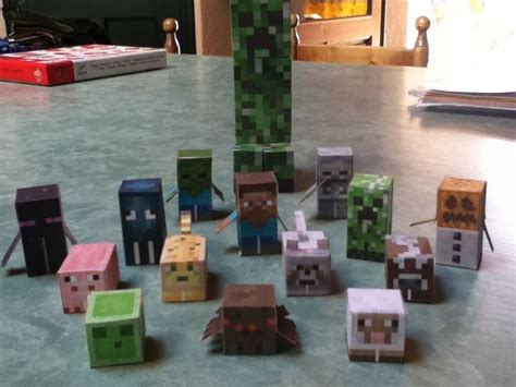 Papercraft Minecraft Familly By Themrbenstein Minecraft Crafts