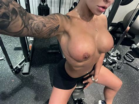 Topless Workout Anyone Nudes FlashingGirls NUDE PICS ORG