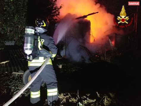 Vasto Incendio Distrugge Un Capanno Agricolo Nella Notte Indagini In Corso