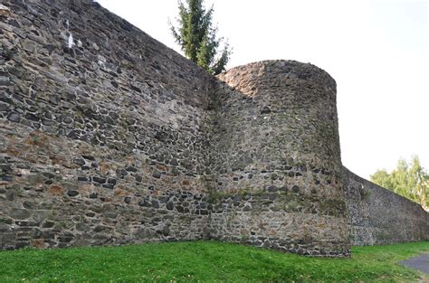 Lubań miejskie mury obronne Architektura średniowiecza i starożytności