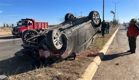 Aparatosa Volcadura En Carretera A M Xico Deja Varios Da Os Materiales