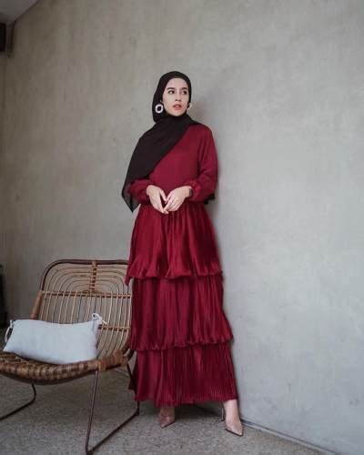 Baju Pesta Merah Maroon Cocok Dengan Jilbab Warna Apa Tips Tampil