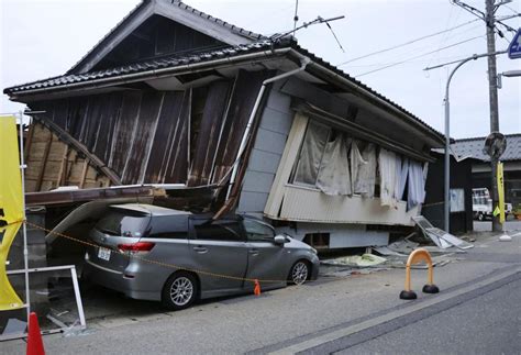 Deadly earthquake strikes Japan, leaves trail of damage