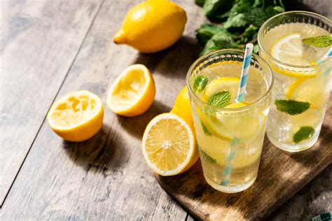 Limonata A Cosce Aperte La Bevanda Napoletana Pi Dissetante Che C