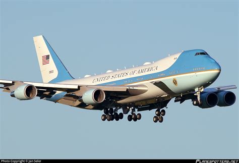 82 8000 Usaf United States Air Force Boeing 747 2g4b Vc 25a Photo By