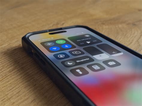 Jakie etui na iPhone'a? Jeśli pancerne, to tylko UAG – opinia użytkownika